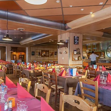 Les Balcons De Belle Plagne Hotel apartamentowy 4*
